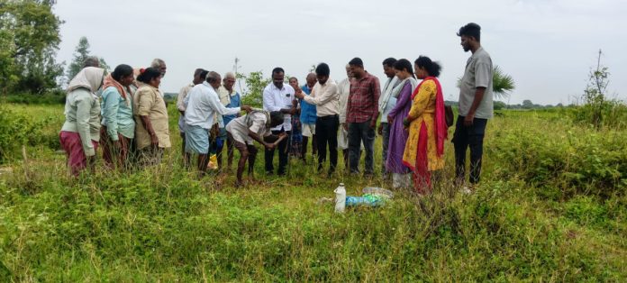 రైతులు భూముల్లో ఫామ్ పండ్ తవ్వకాలు చేపట్టాలి