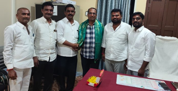 ఘనంగా తహశీల్దార్ జన్మదిన వేడుకలు