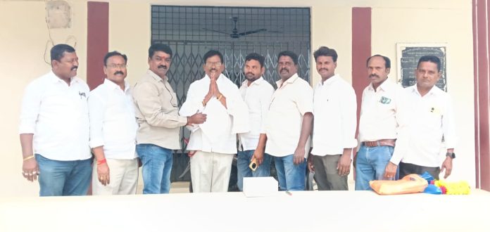 జర్నలిస్ట్ ఎర్ర జాన్సన్ జన్మదిన వేడుకలు