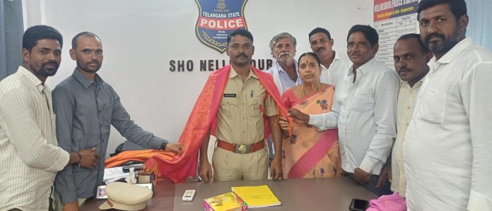నూతన ఎస్సై కరుణాకర్కు సన్మానం