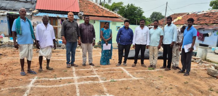 ఆలూర్ లో ఇందిరమ్మ ఇండ్లకు భూమిపూజ