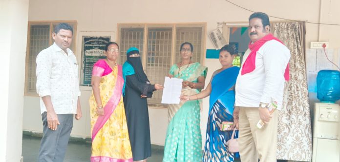 అంగన్వాడీ కేంద్రాలను దూర ప్రాంతాలకు తరలించొద్దు