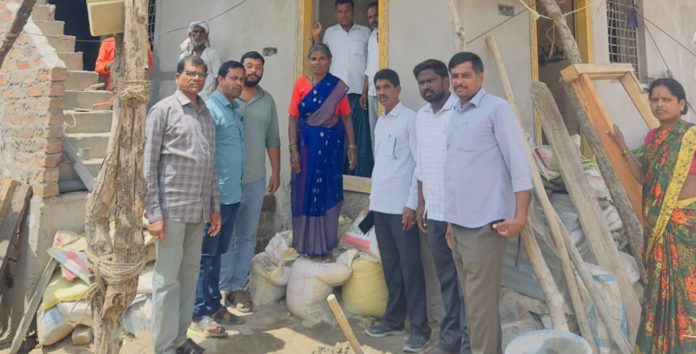 నిబంధనల ప్రకారమే నిర్మాణాలు చేపట్టాలి