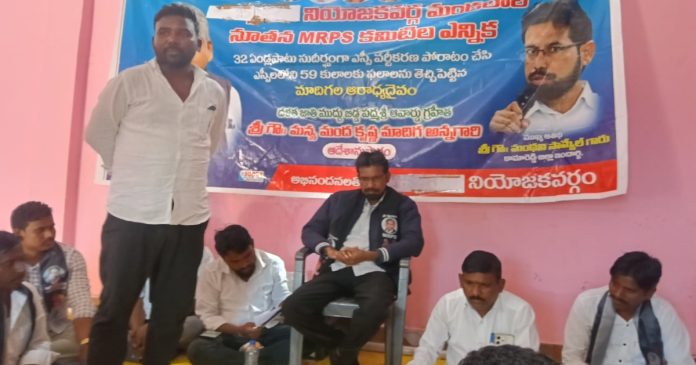 అన్నాబాహు సాతే విగ్రహావిష్కరణను విజయవంతం చేయండి