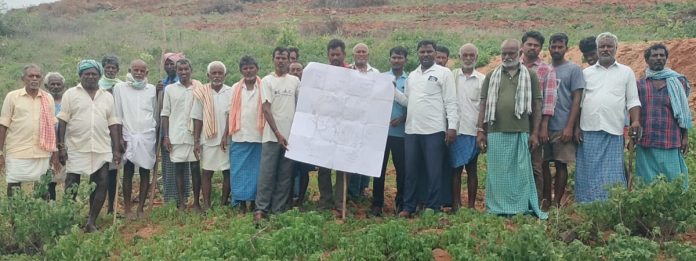 గొల్లకురుమల జీవనాధారాన్ని కొల్లగొడుతున్న అక్రమార్కులు