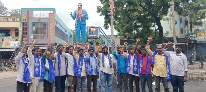 Make the 'Chalo Secretariat' protest a success.
