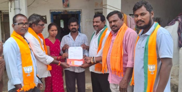 Letter of Credit (LoC) worth Rs 10 lakh handed over.