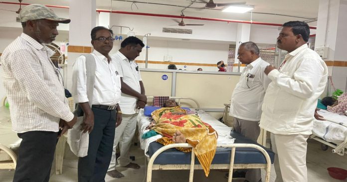 గోపాల్ దిన్నె బాలమ్మకు సీపీఐ(ఎం) నాయకులు పరామర్శ