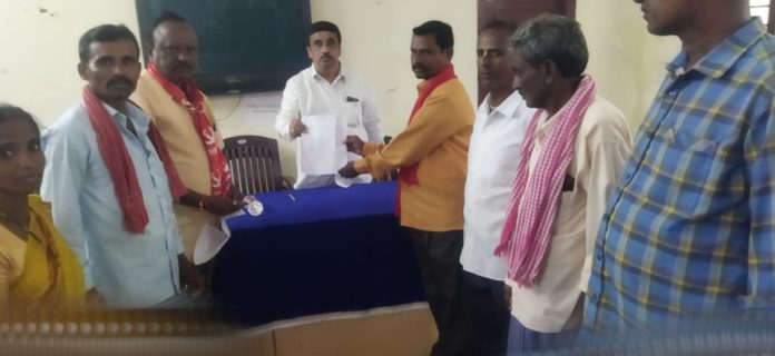 CP(M) submits representation on village issues at 'Praja Vani'