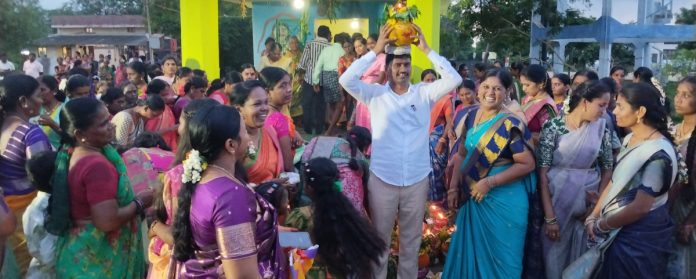 బోనమెత్తిన సర్పంచ్ యాకాంతం గౌడ్