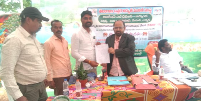 తమ ఊరు సమస్యలు పరిష్కరించండి
