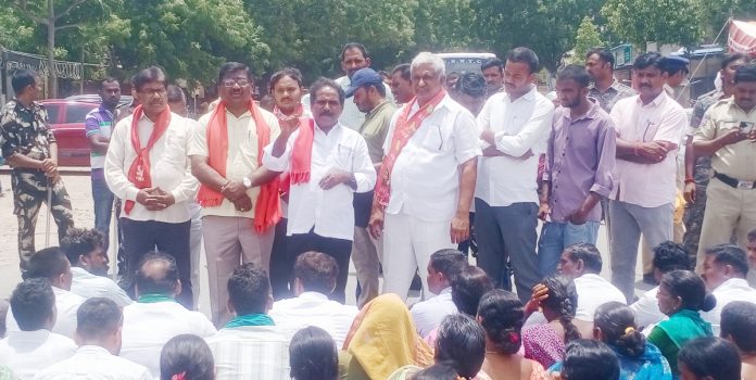 నారాయణపూర్ ను ముంపు గ్రామంగా ప్రకటించాలి