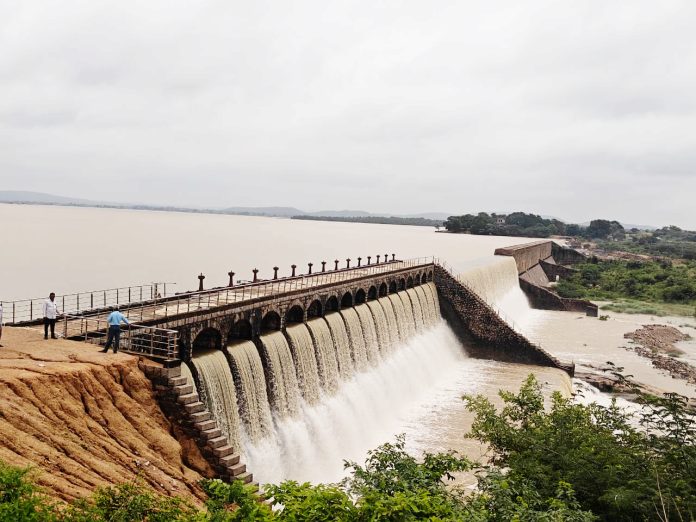 కామారెడ్డిలో
అర్ధరాత్రి భారీ వర్షం
