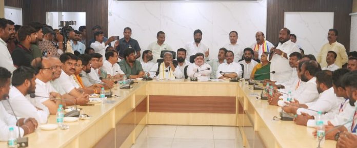 సామాజిక ఉద్యమాలకు పూలే దంపతులే స్ఫూర్తి
