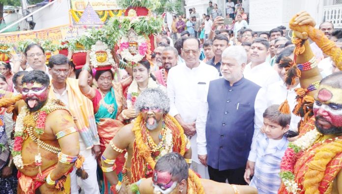 అసెంబ్లీ ఆవరణలో
ఘనంగా బోనాల పండుగ