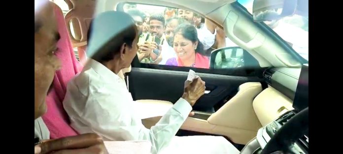 బీఆర్ఎస్ అధినేత కేసీఆర్ కు ఘన స్వాగతం