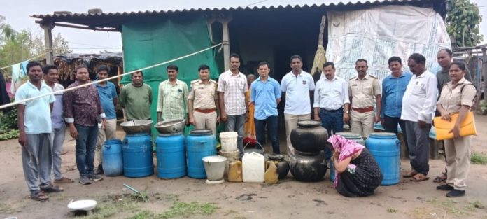 Excise officials raid illicit liquor dens.