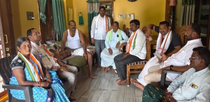 Congress leader Mahesh consoled