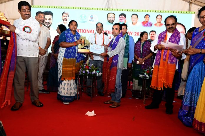 నేతన్న, రైతన్నలకు అండగా ఉంటాం