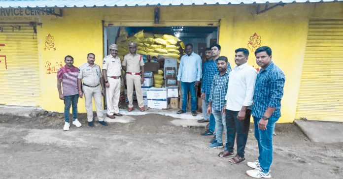 అక్రమంగా యూరియా నిల్వ