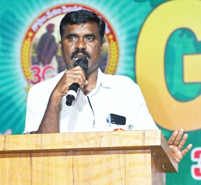 గొర్రెల ఫామ్స్ ద్వారా యువతకు ఉపాధి కల్పించాలి