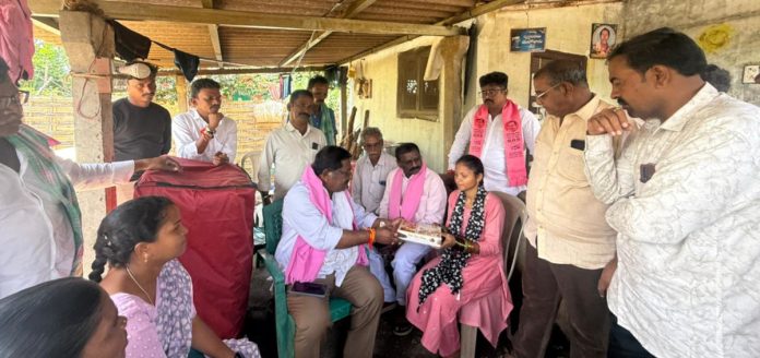 మండలంలో మాజీ ఎమ్మెల్యే తాటి వెంకటేశ్వర్లు పర్యటన
