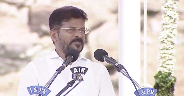 జెండా ఎగురవేసిన సీఎం రేవంత్ రెడ్డి