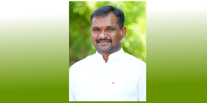 పరకాల ప్రజల సమస్యలను సీఎం దృష్టికి తీసుకెళ్లడంలో ఎమ్మెల్యే విఫలం