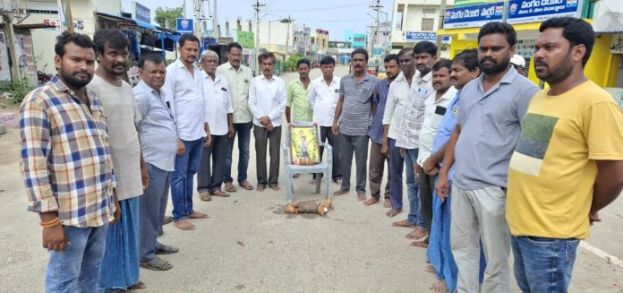సర్వాయి పాపన్న గౌడ్ పోరాటాల స్ఫూర్తి చిరస్మరణీయం