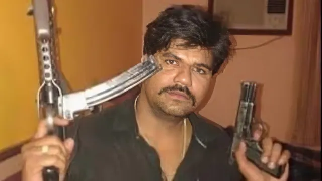 ఎన్కౌంటర్లో మోస్ట్ వాంటెడ్ గ్యాంగ్స్టర్ హతం