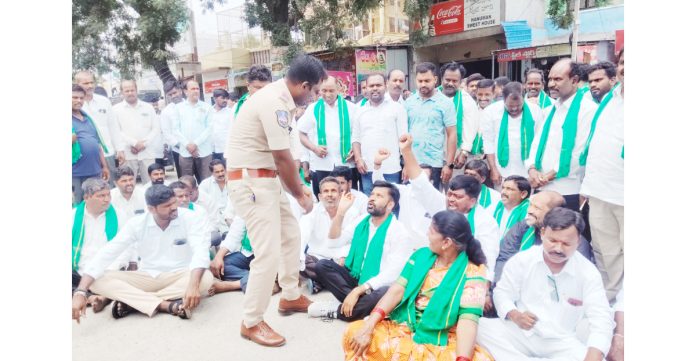 సాగునీటి కోసం బచ్చన్నపేట
రైతుల మహా ధర్నా