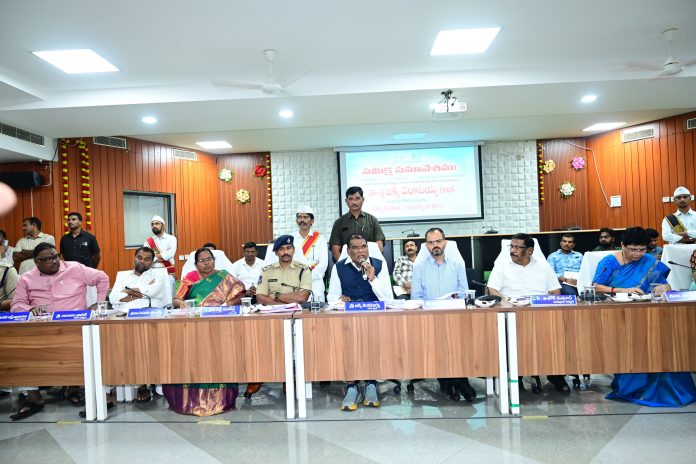 ఎస్సీ, ఎస్టీ నిధులు దారిమళ్లితే కఠిన చర్యలు