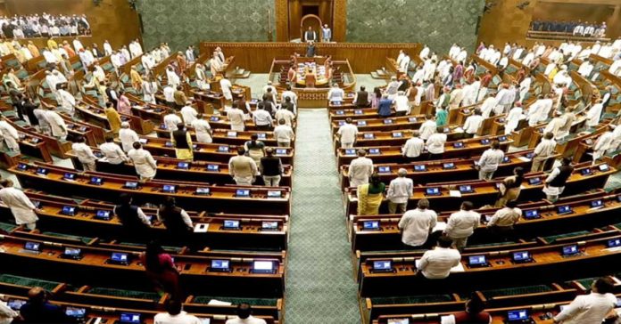 చర్చలు లేకుండానే ముగిసిన పార్లమెంట్ సమావేశాలు