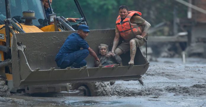 Nepal floods: భారీ సంఖ్యలో మృతదేహాలు వెలికితీత