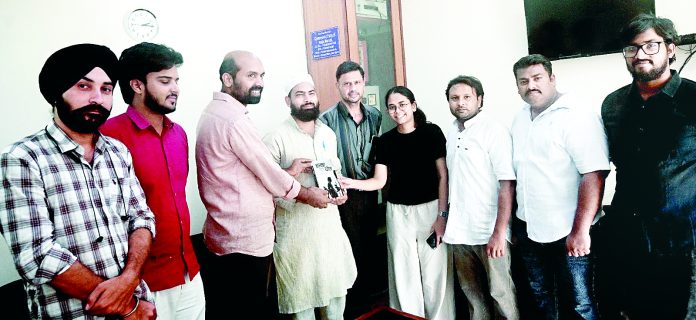 విద్యార్థులకు భోజనం అందించడమే తపా ?