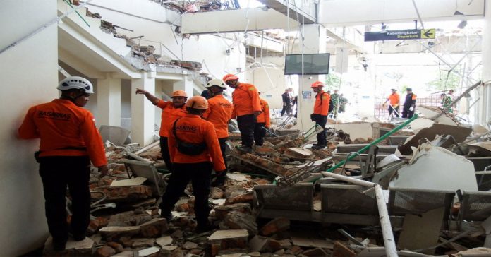 Earthquake in Indonesia... 38 dead.