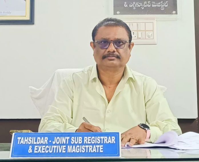 ప్రశంసల నుంచి మెమో దాకా..