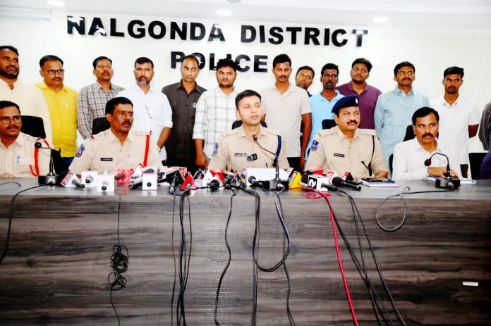 వీడిన ప్రిన్సిపాల్ రూపారెడ్డి హత్య మిస్టరీ