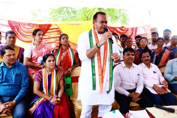 కంచనపల్లిని ఆదర్శ గ్రామంగా తీర్చిదిద్దుతా