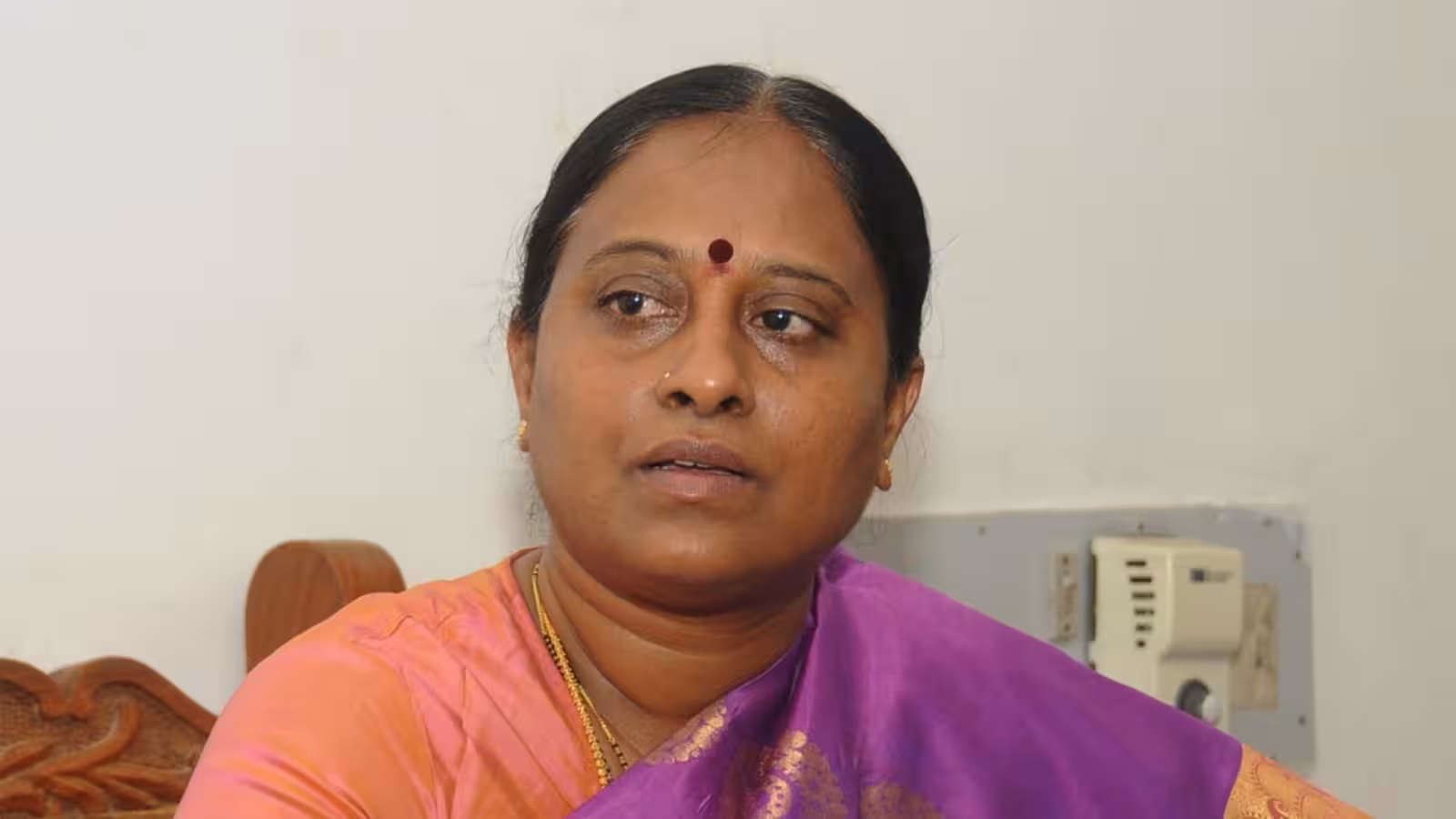కొండా సురేఖకు షోకాజ్ నోటీసులు