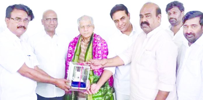 కేటీఆర్తో ప్రకాశ్ అంబేద్కర్ భేటీ