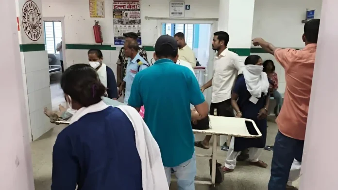 విషాదం: ఆలయంలో తొక్కిసలాట.. ఏడుగురు మృతి