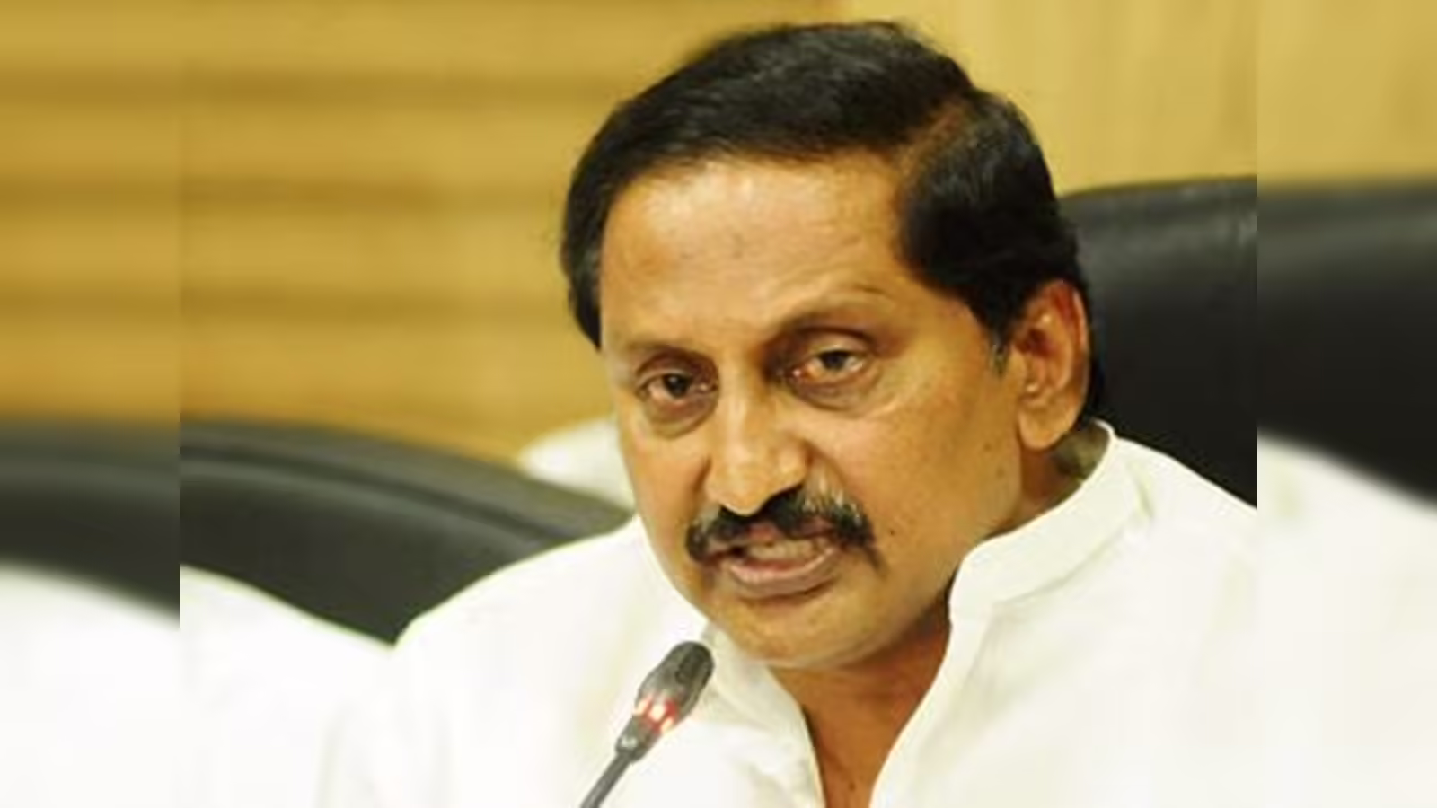 మాజీ సీఎంకు గవర్నర్ పదవి?