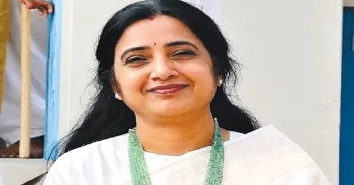 వీడిన స్కూల్ ప్రిన్సిపల్ హత్య మిస్టరీ