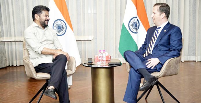 తెలంగాణ విద్యార్థుల
వీసాలను పెంచండి