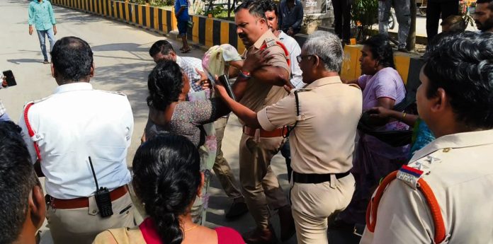 CI assaults roadside stall owner