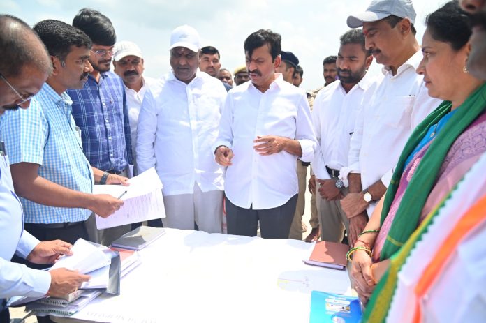 నూకపల్లి 2 బీహెచ్కే కాలనీ సమస్యలు పరిష్కరిస్తాం