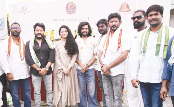 ఆద్యంతం వినూత్నంగా సాగే కథ
