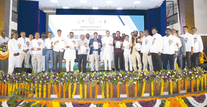 చరిత్ర సృష్టించిన ఏఐయూఈసీ మహాసభ