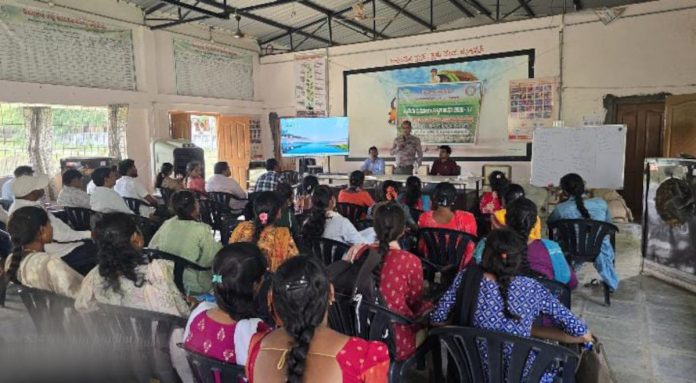 ప్రకృతి వ్యవసాయంపై రైతులకు అవగాహన కల్పించాలి